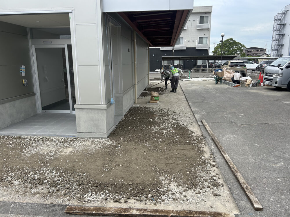 施工中
